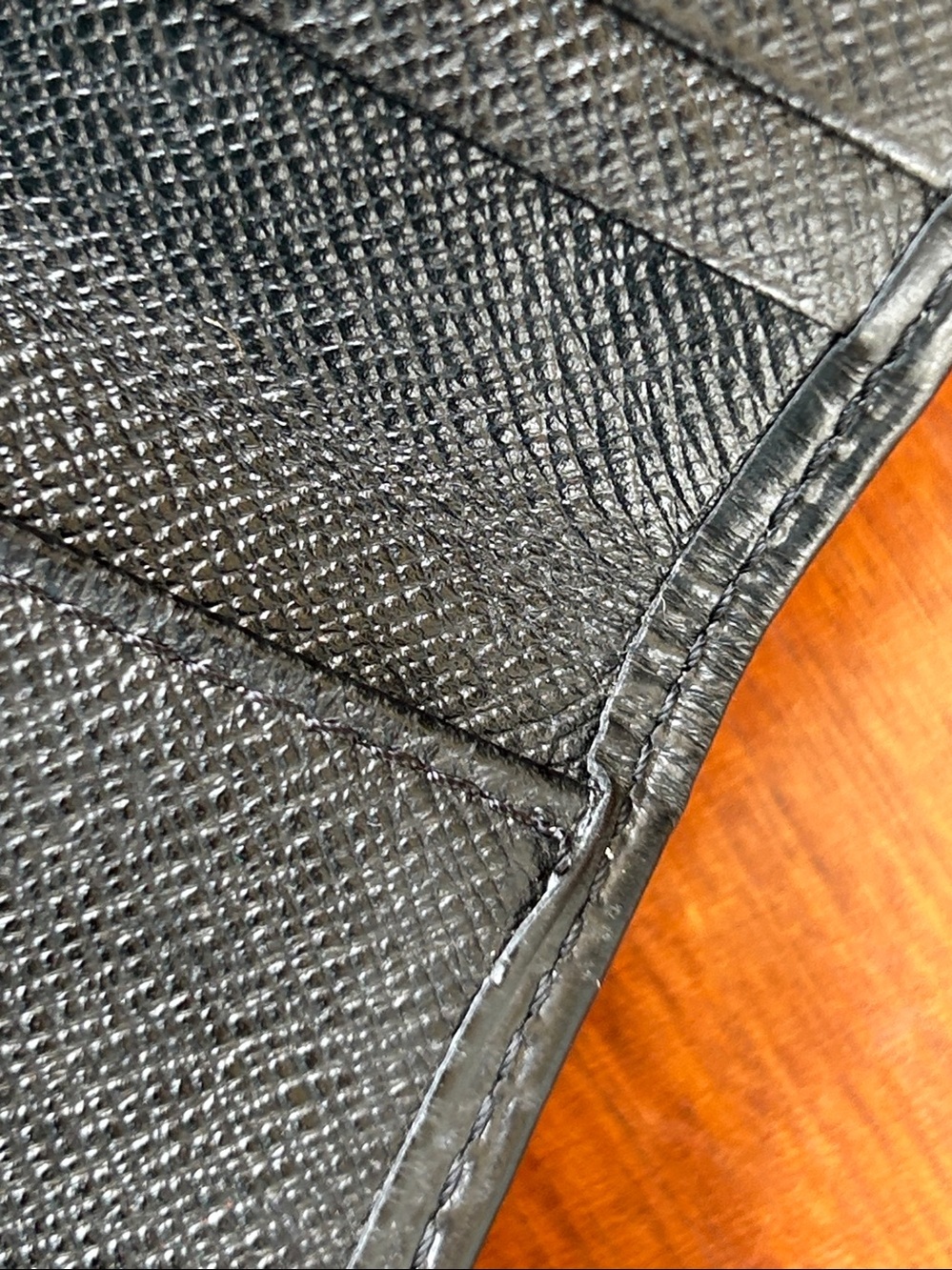 Louis Vuitton Epi long wallet, black - Picture 16 of 16